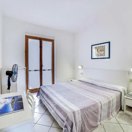 Locazione Turistica Altaluna.10 * Nisporto